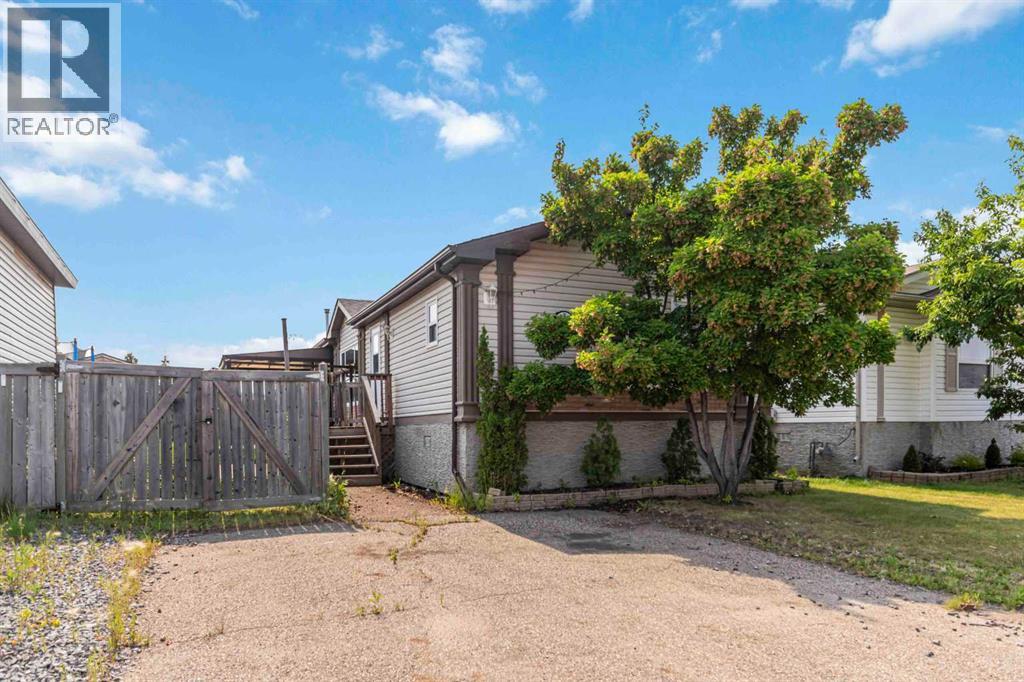 305 Ash Way, Fort Mcmurray, AB T9K 0G3