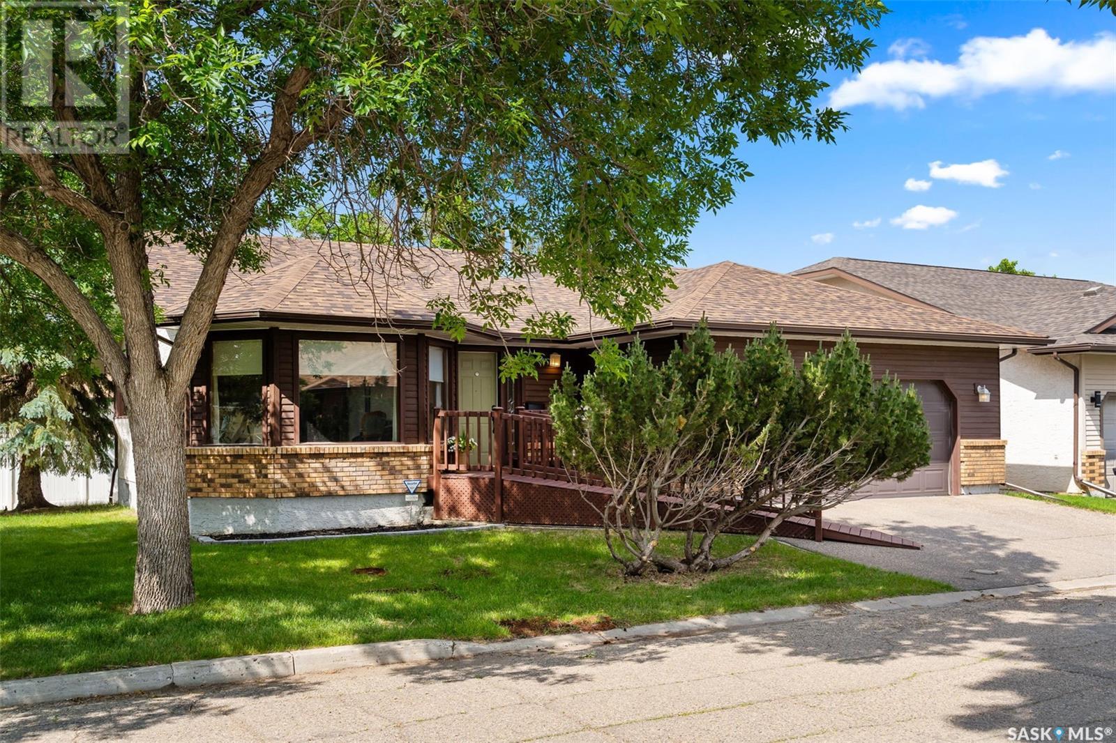 80 Greensboro Dr, Regina, SK S4S 7G1