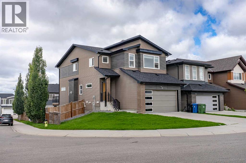 74 Carringvue Dr NW, Calgary, AB T3P 0W4