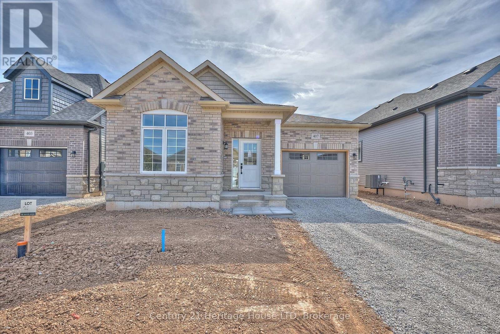407 Louisa St, Fort Erie Lakeshore, ON L2A 6T6