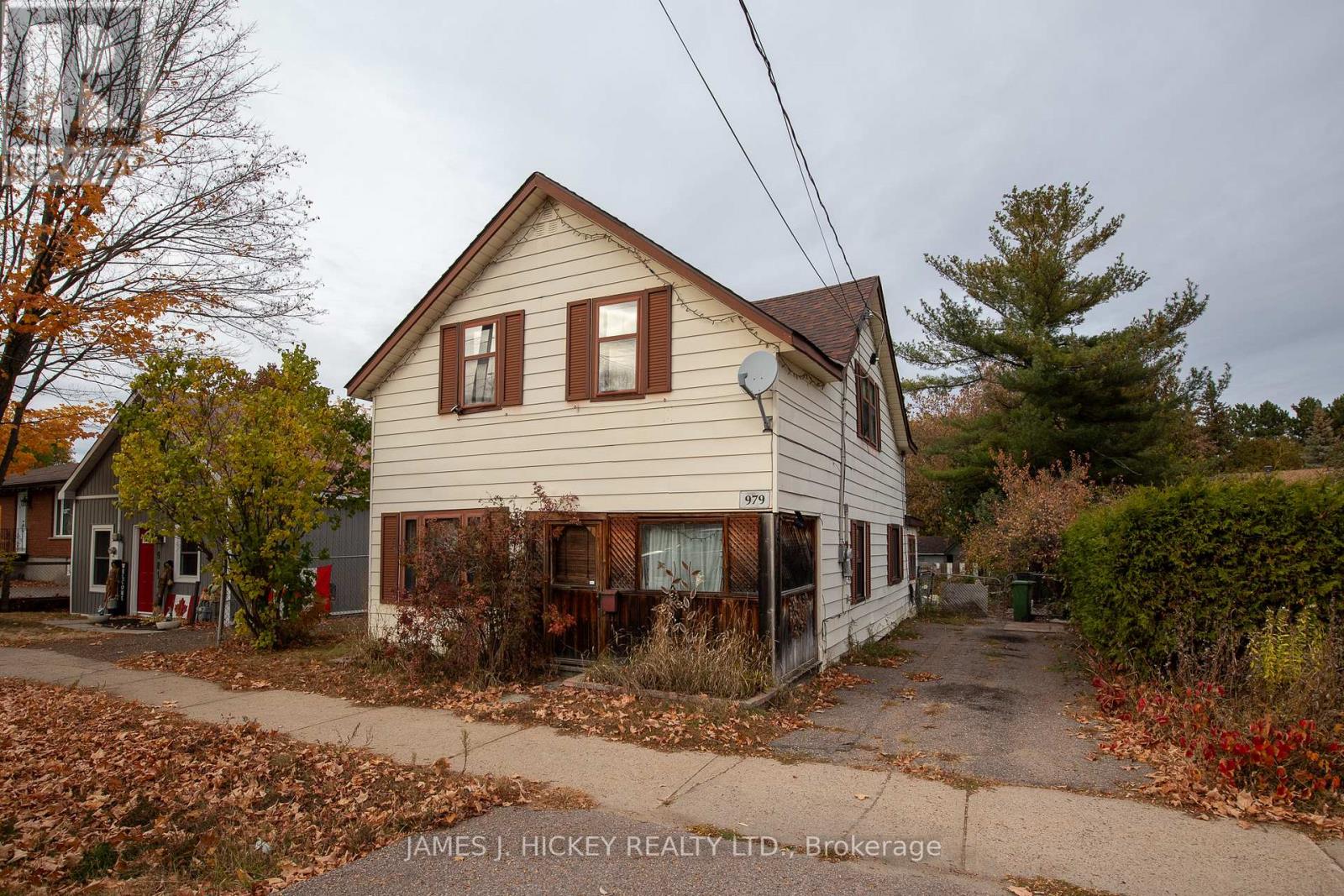 979 Lea St, Pembroke, ON K8A 6H9