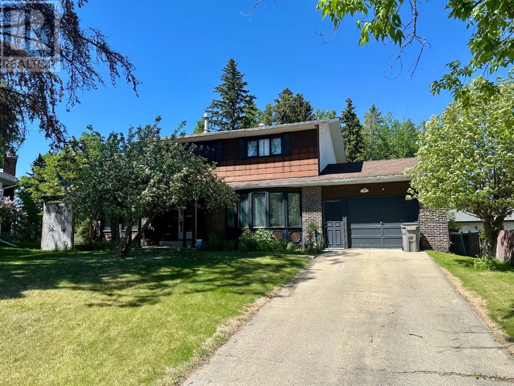 83 Feero Dr, Whitecourt, AB T7S 1E7