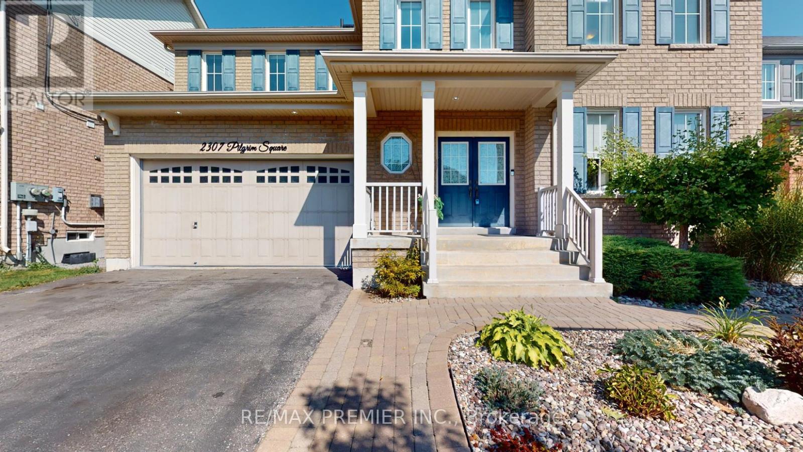 2307 Pilgrim Sq, Oshawa, ON L1L 0C3