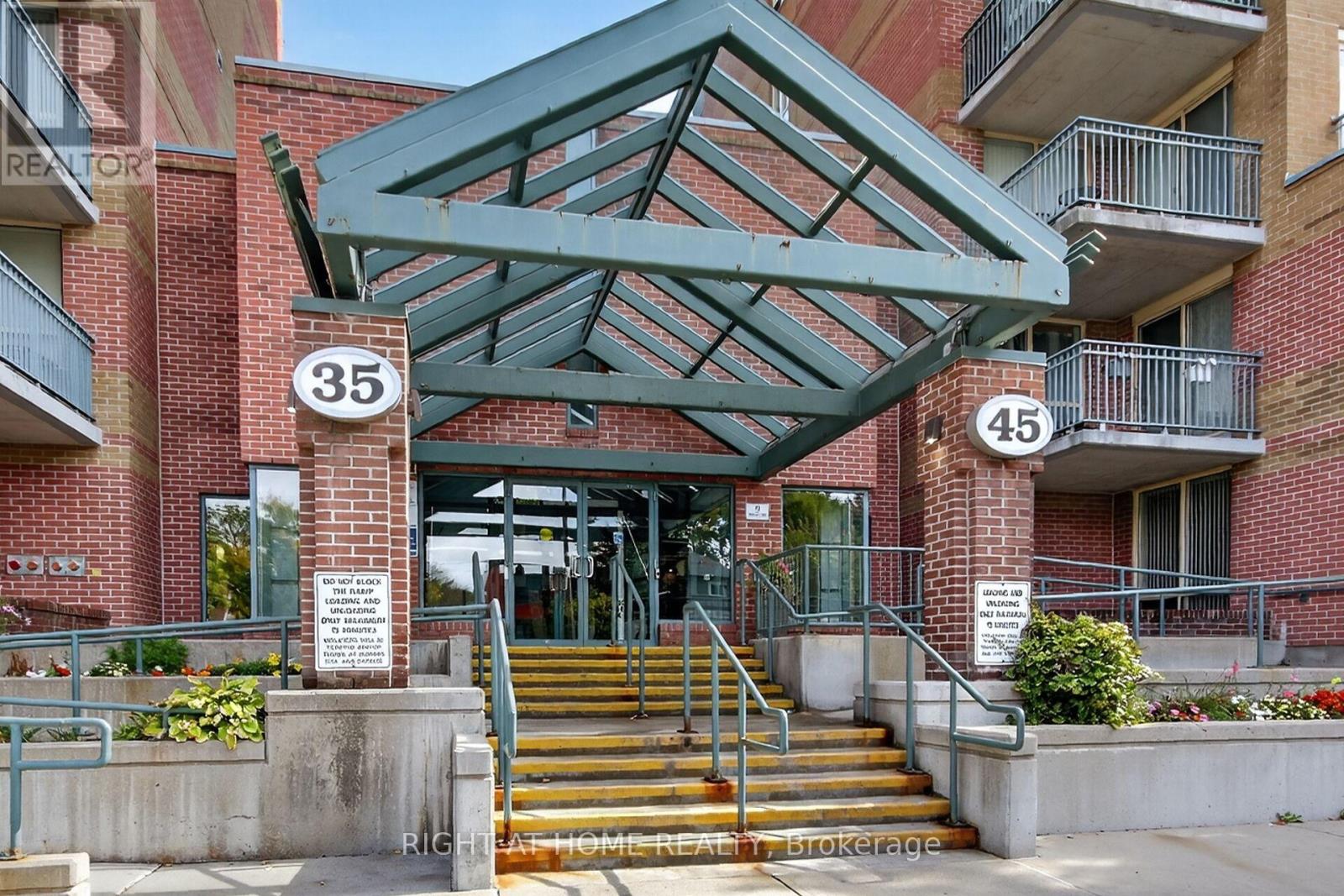 811 35 Holland Ave, Ottawa, ON K1Y 4S2