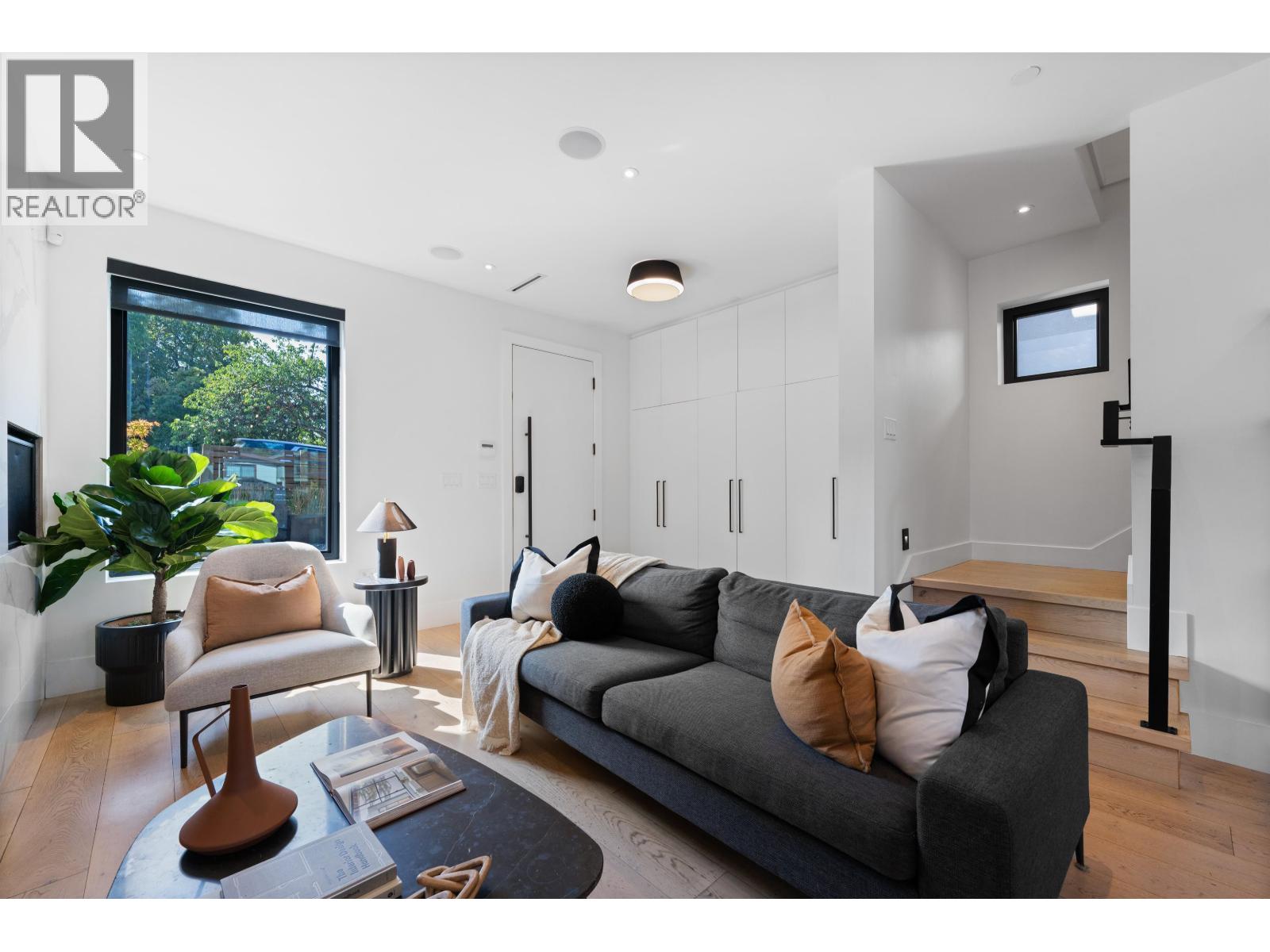 575 E 22nd Ave, Vancouver, BC V5V 1V2