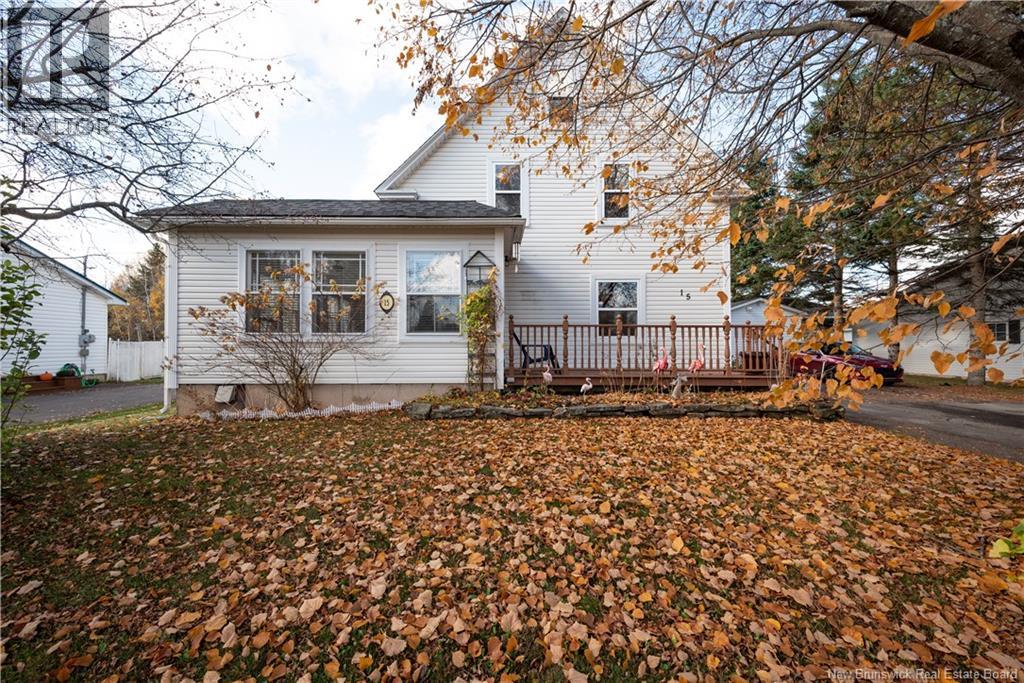 15 Macdonald Rd, Salisbury, NB E4J 2J5