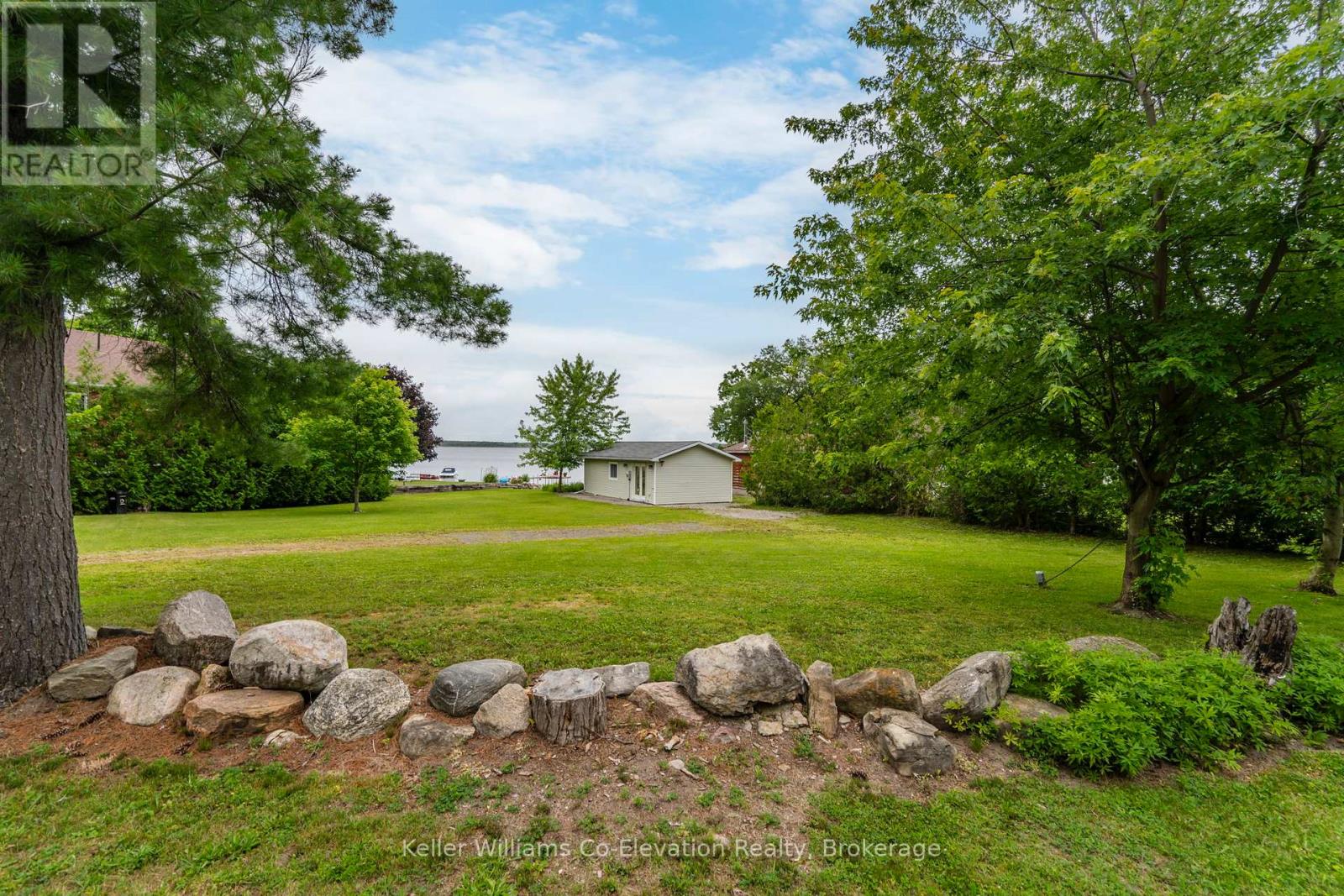 220 Robins Point Rd, Tay, ON L0K 2A0
