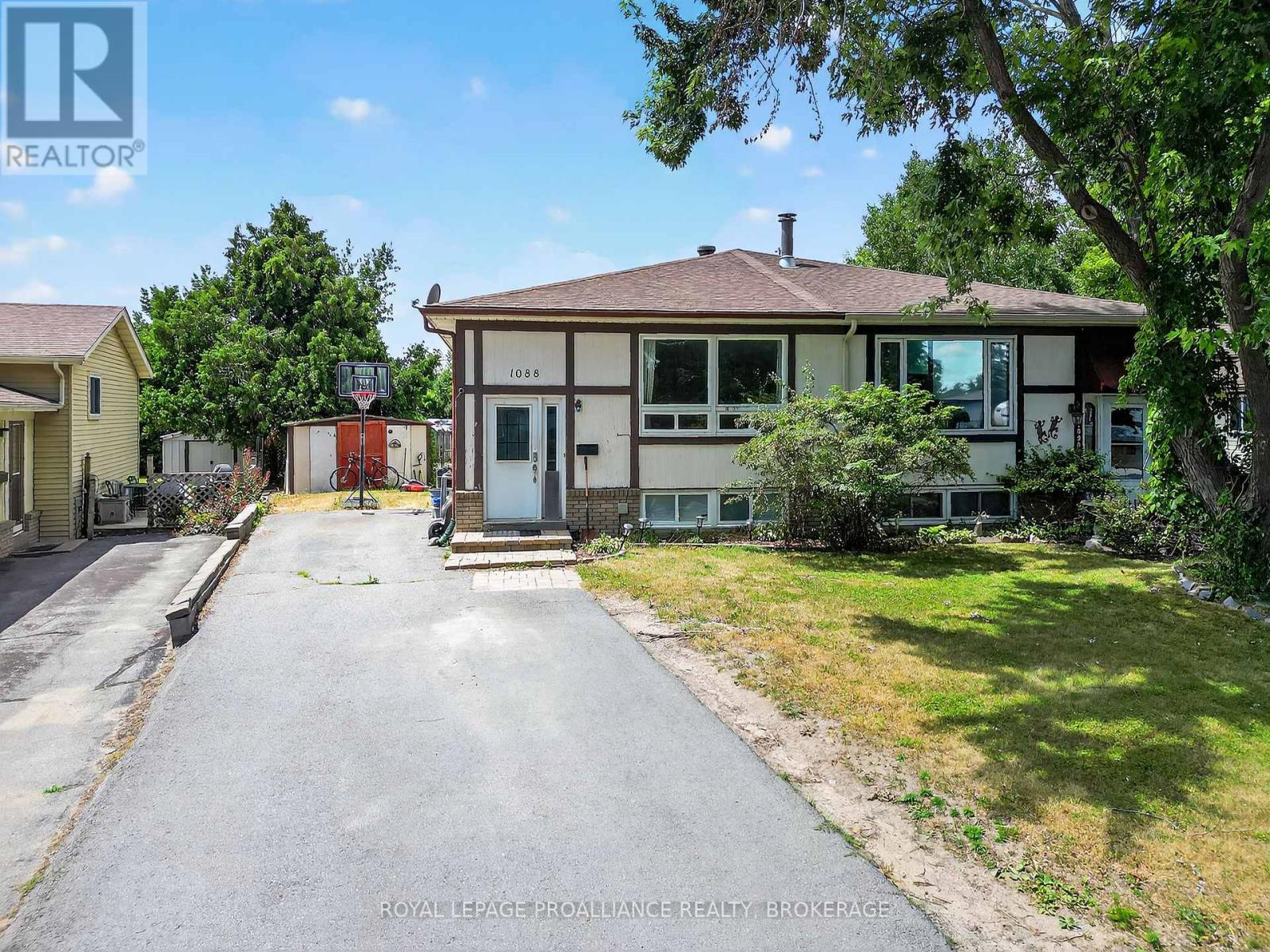 1088 Pinewood Pl, Kingston, ON K7P 1L1