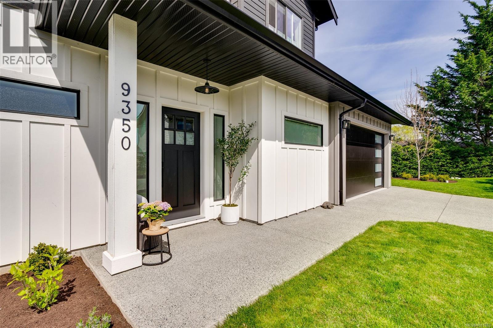9350 E Saanich Rd, North Saanich, BC V8L 1H9