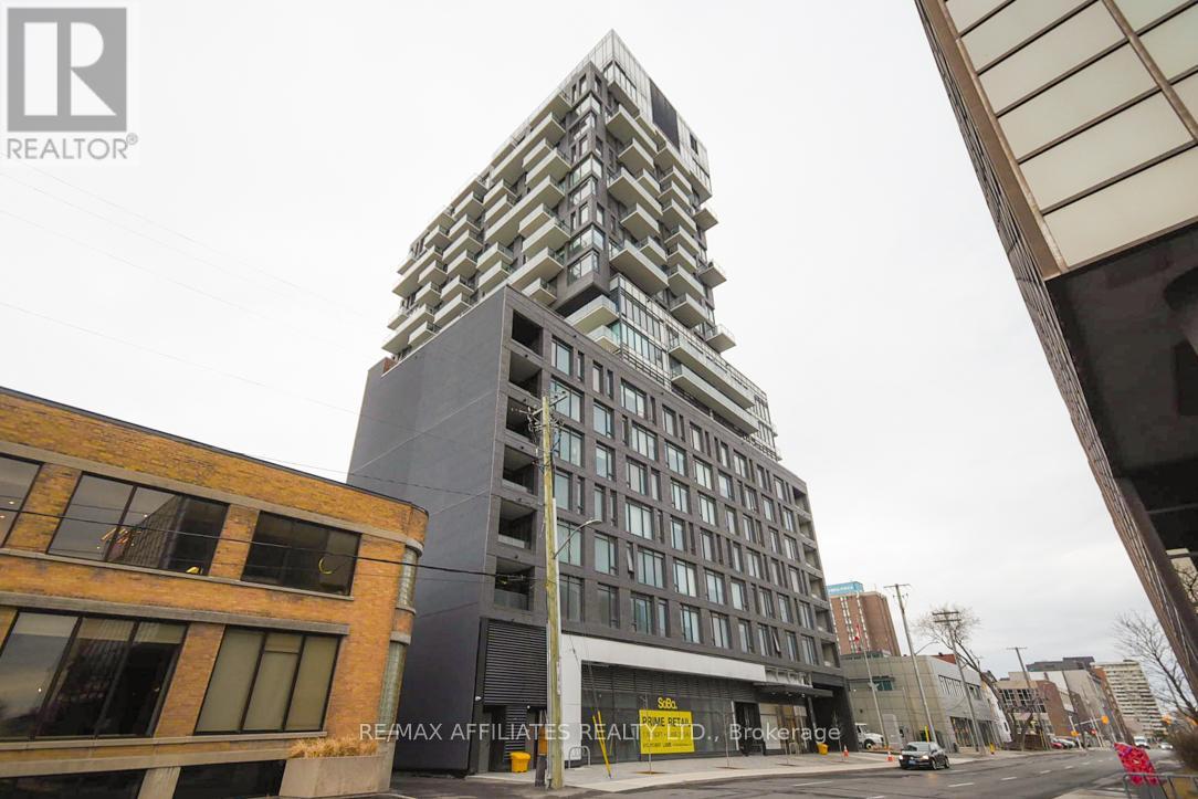 1709 203 Catherine St, Ottawa, ON K2P 1J5