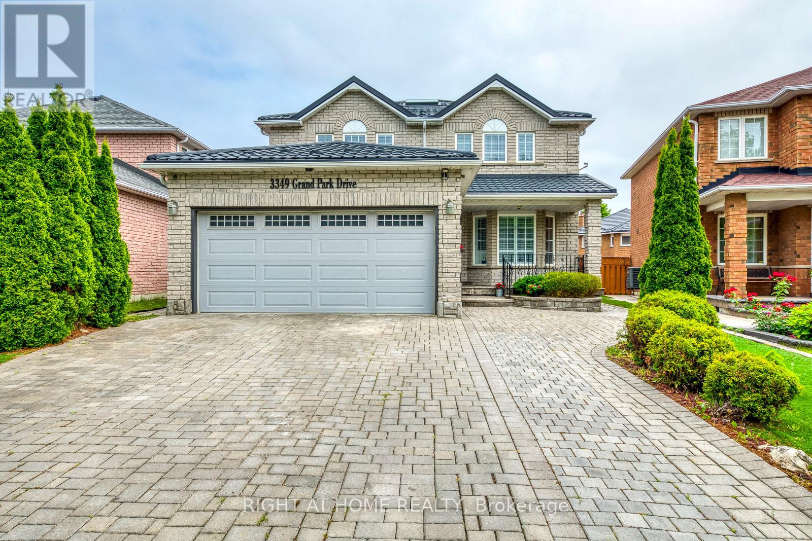 3349 Grand Park Dr, Mississauga, ON L5B 4C9