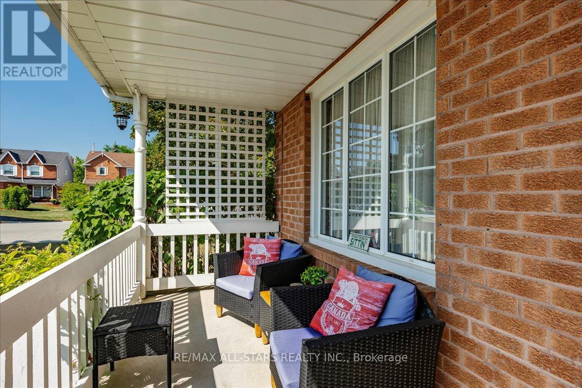 15 Ailsa Dr, Georgina, ON L4P 3N5