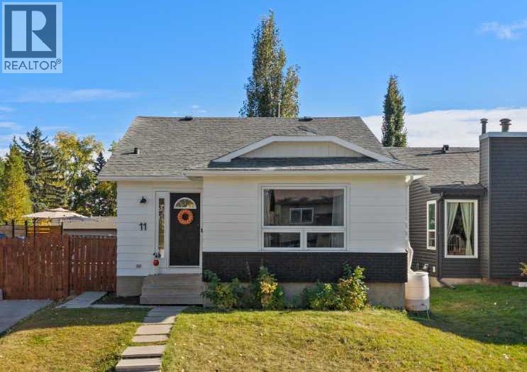 11 Deerfield Cir SE, Calgary, AB T2J 6L7