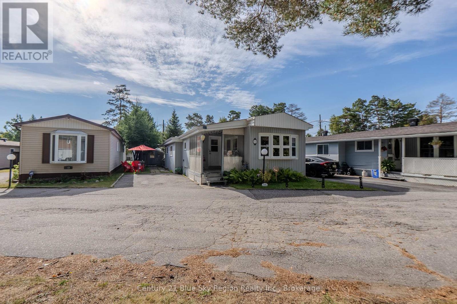 12 208 Little Down Ln, North Bay, ON P1B 8G2