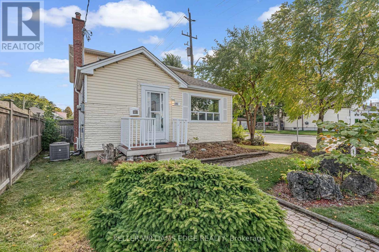 161 Cochrane Rd, Hamilton, ON L8K 3G3
