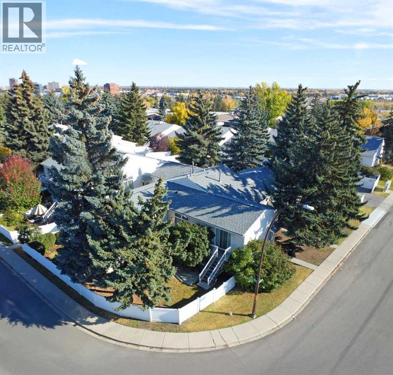 102 Sabrina Rd SW, Calgary, AB T2W 2T1