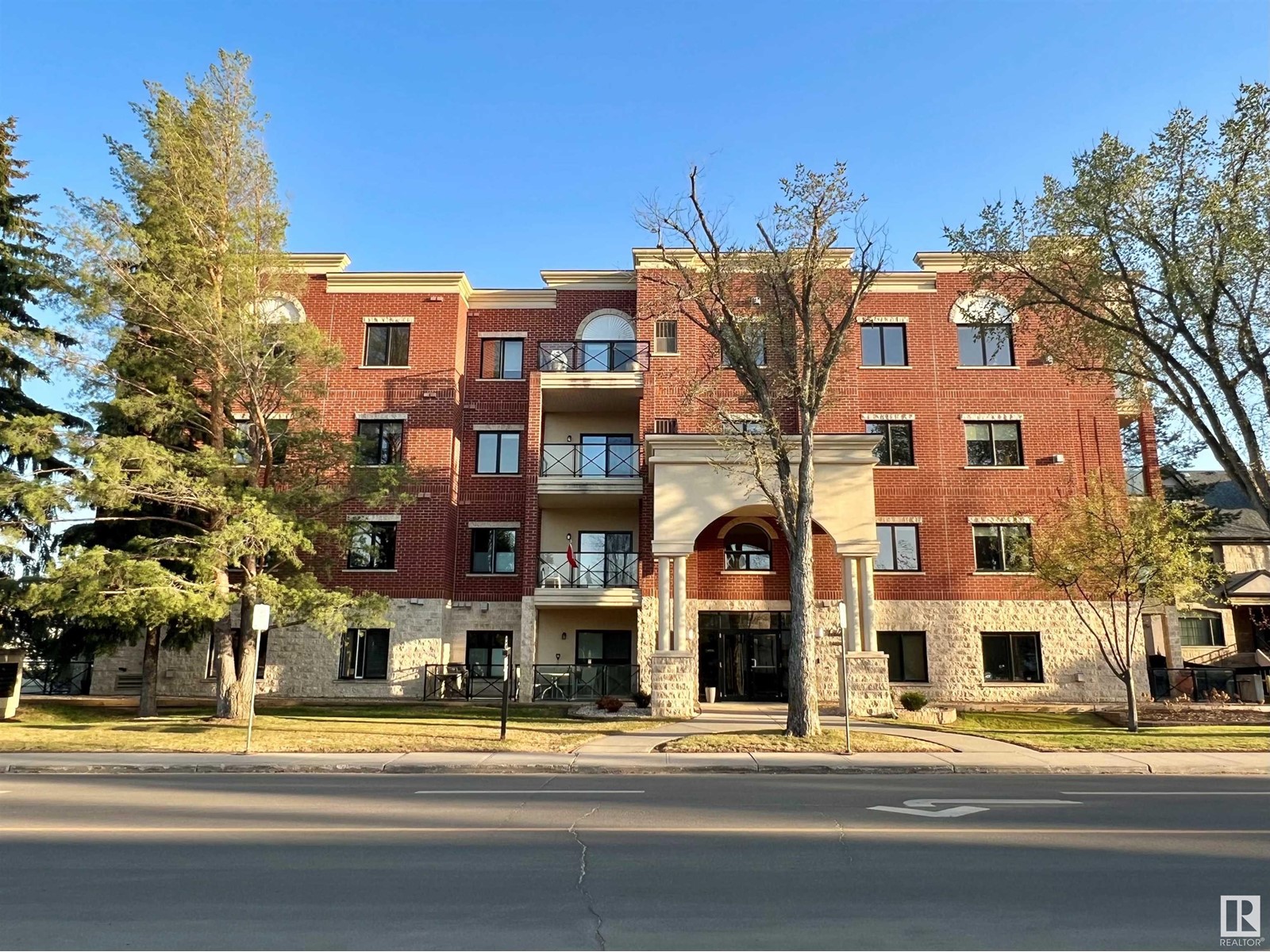 14205 96 Avenue Northwest #202, Edmonton, AB T5N 0C2