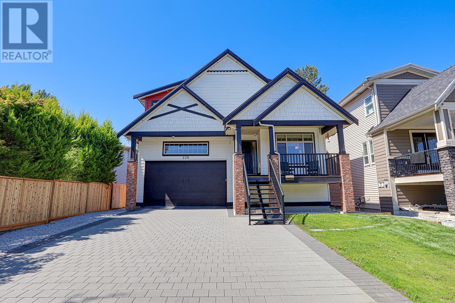238 Phillips St, New Westminster, BC V3M 5P1