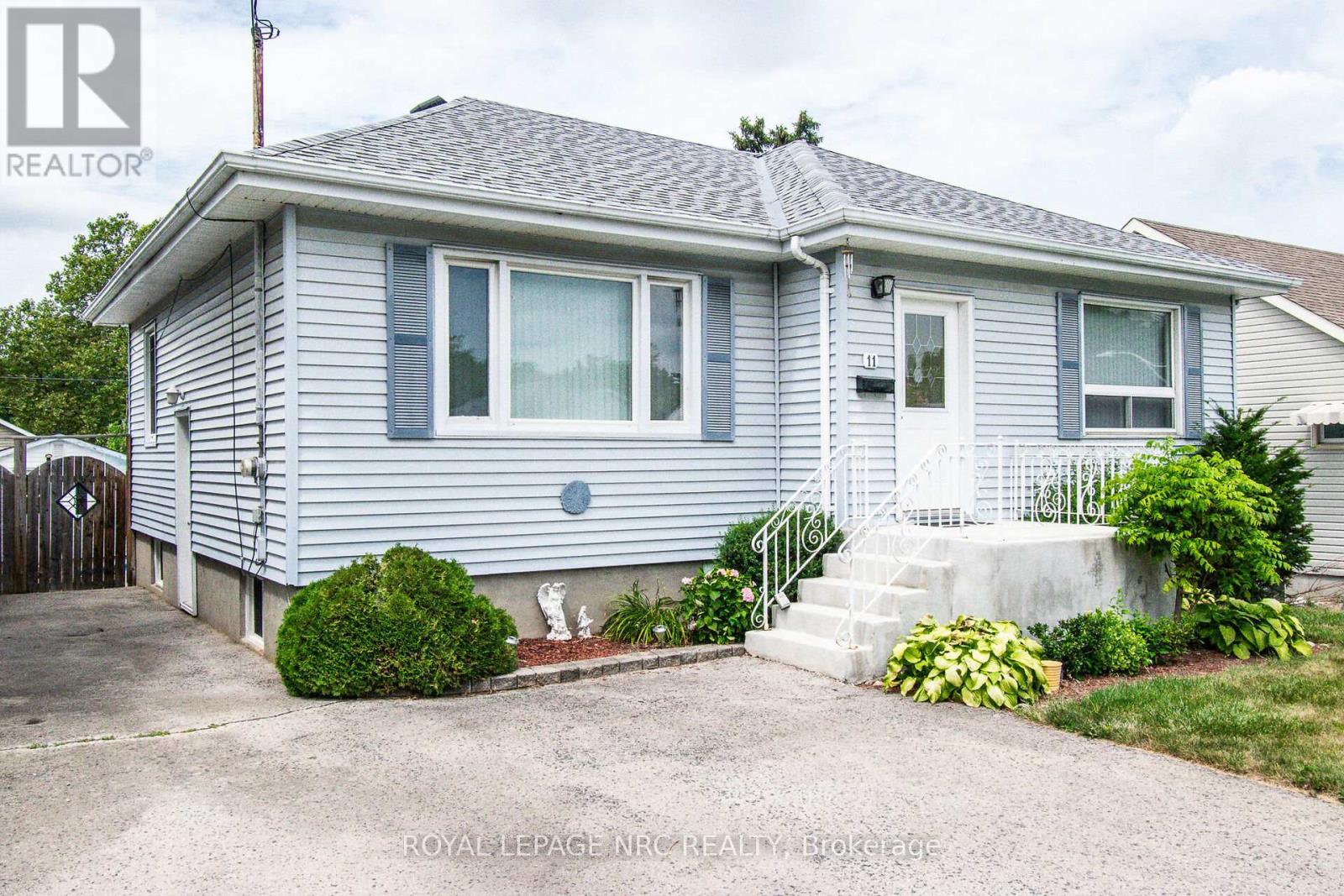 11 Melrose Ave, St. Catharines, ON L2P 2E3