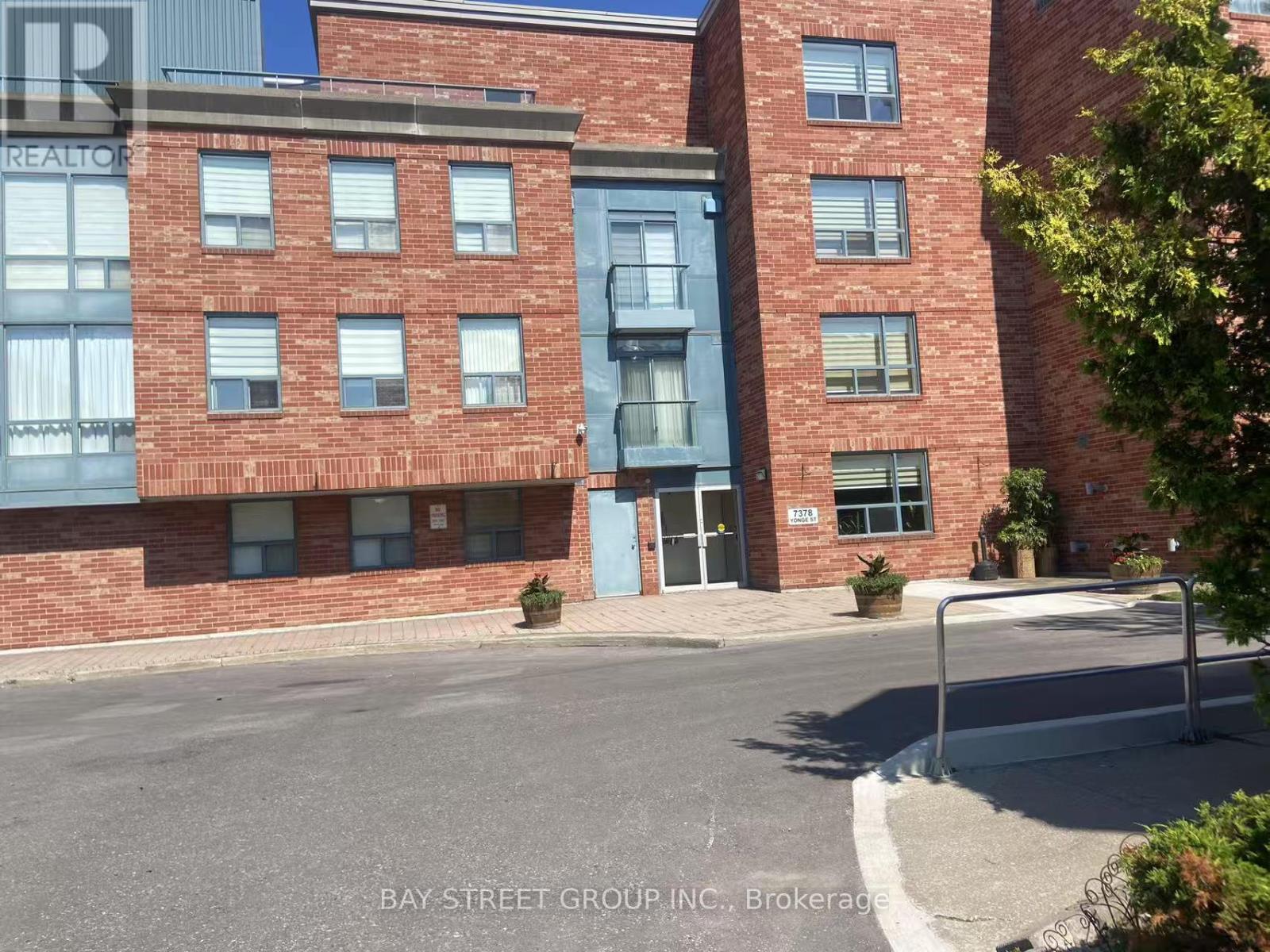 212 7378 Yonge St, Vaughan, ON L4J 8J1