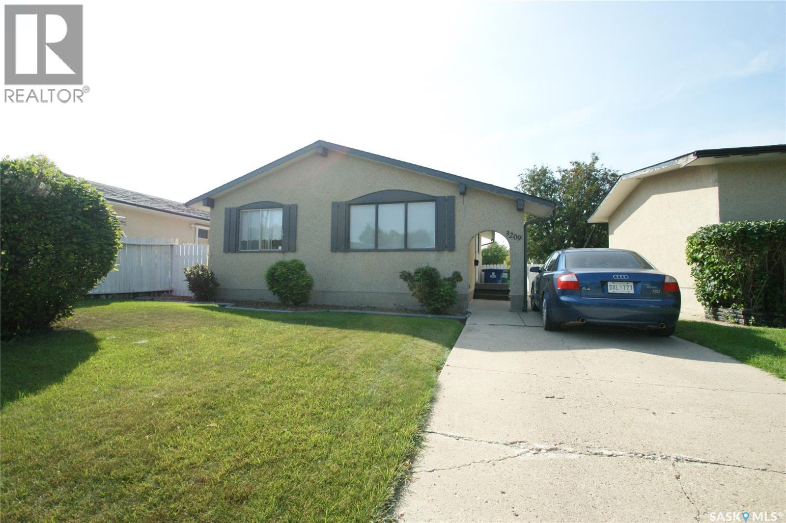 3209 33rd Street West, Saskatoon, SK S7L 4R1