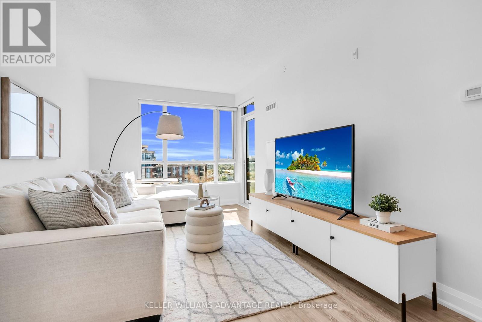 813 2800 Keele St, Toronto Downsview-roding-cfb, ON M3M 2G4