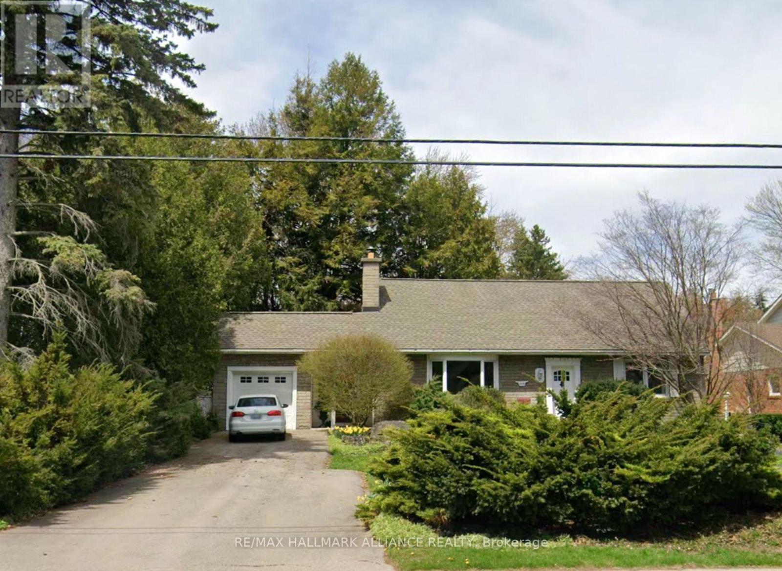 4447 Lakeshore Rd, Burlington, ON L7L 1B3