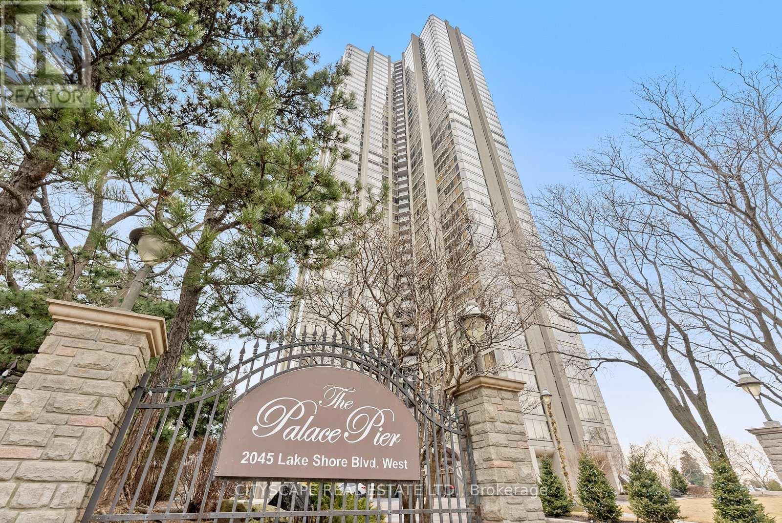 202 2045 Lake Shore Blvd W, Toronto, ON M8V 2Z6