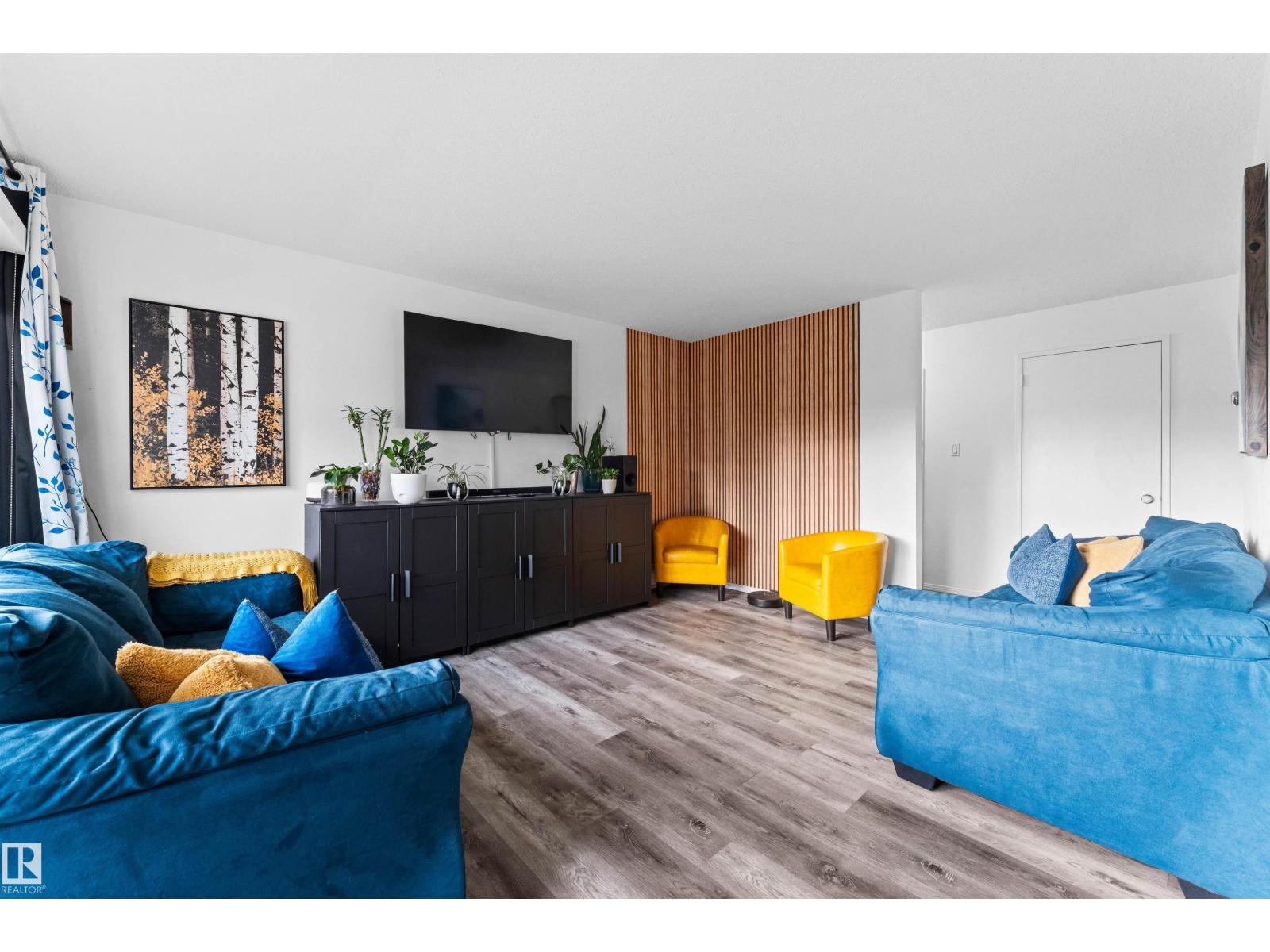 11430 40 Avenue Northwest #207, Edmonton, AB T6J 0R5