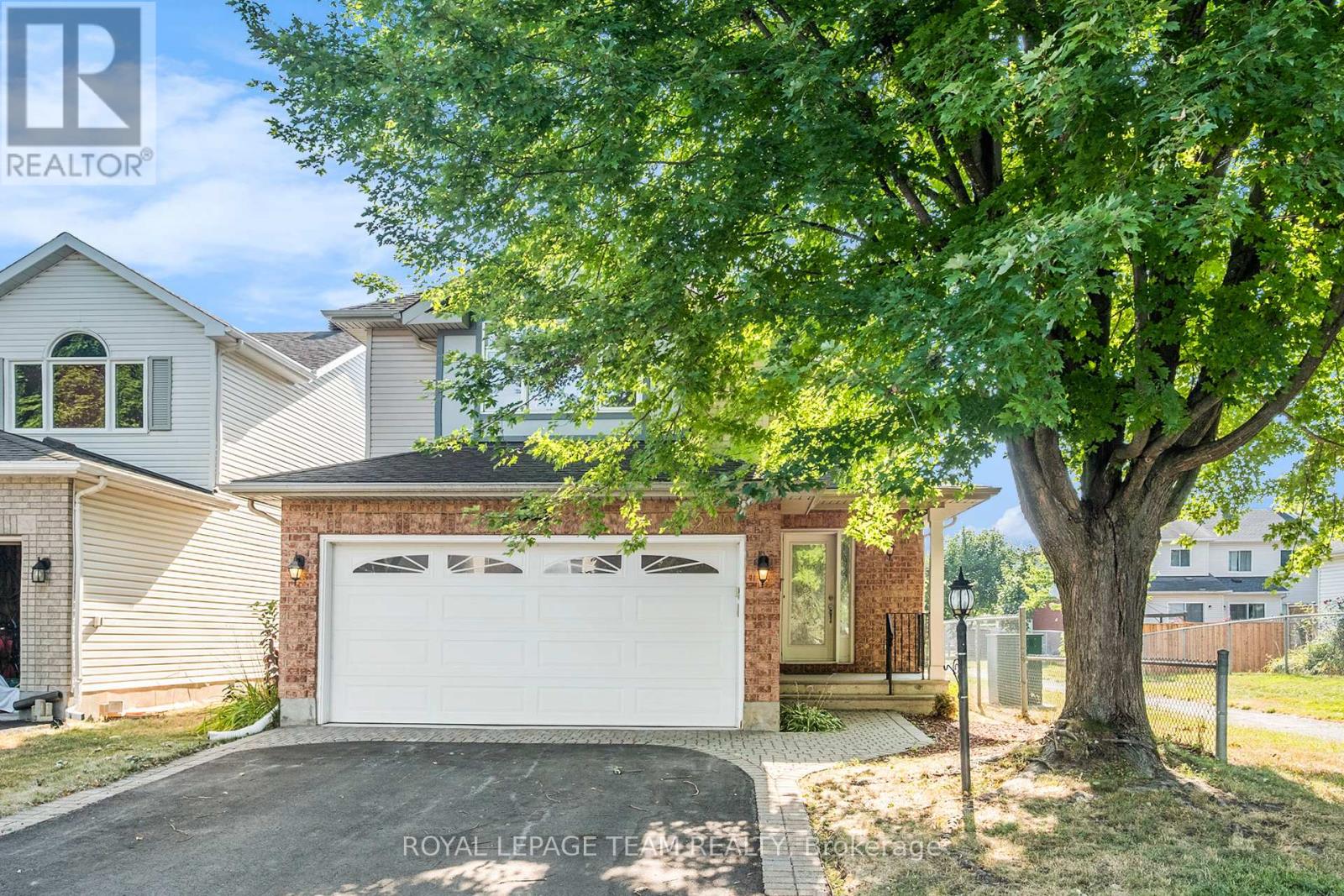 239 Markland Cres, Ottawa, ON K2G 6A9