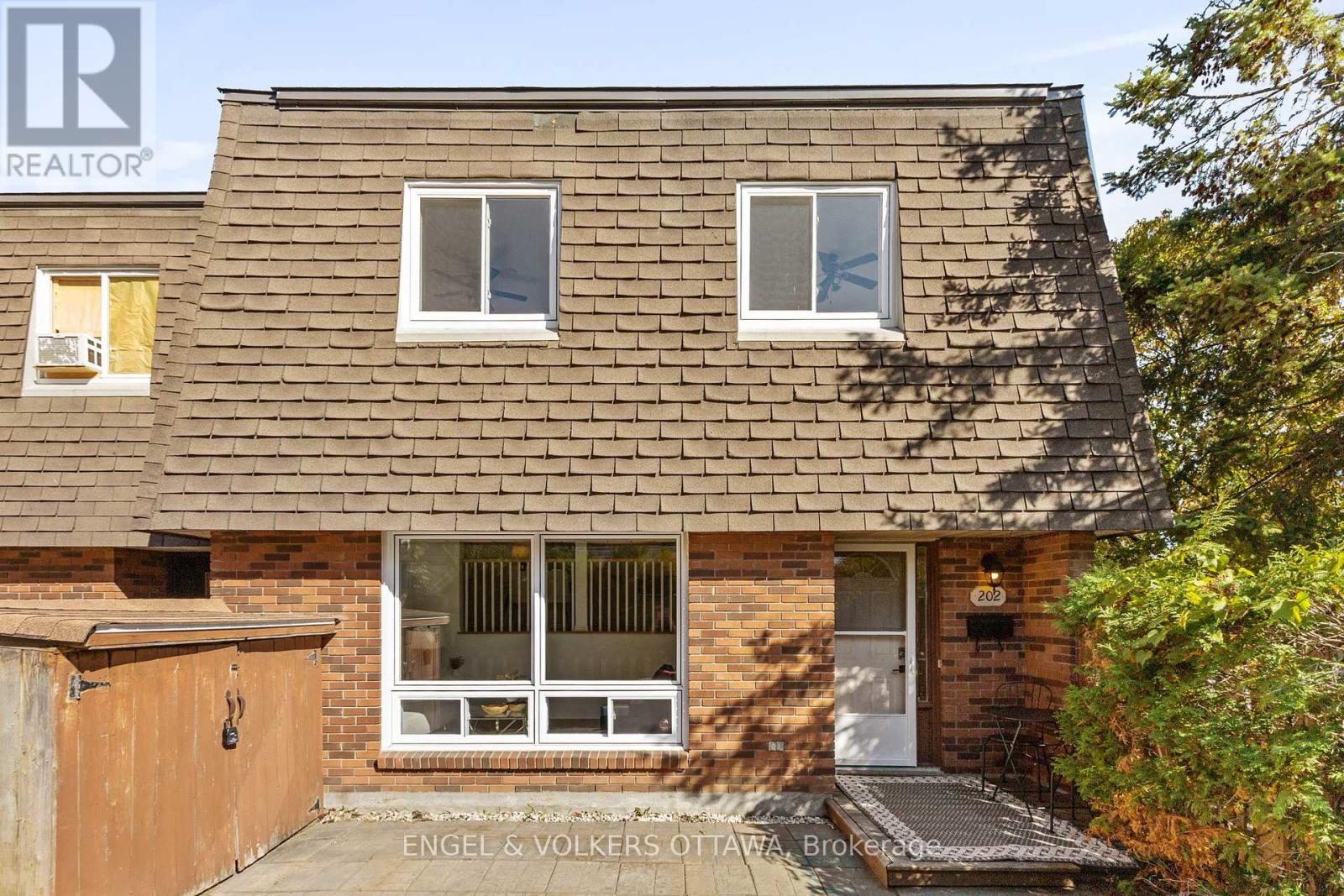 202 Royalton Private, Ottawa, ON K1V 9S3