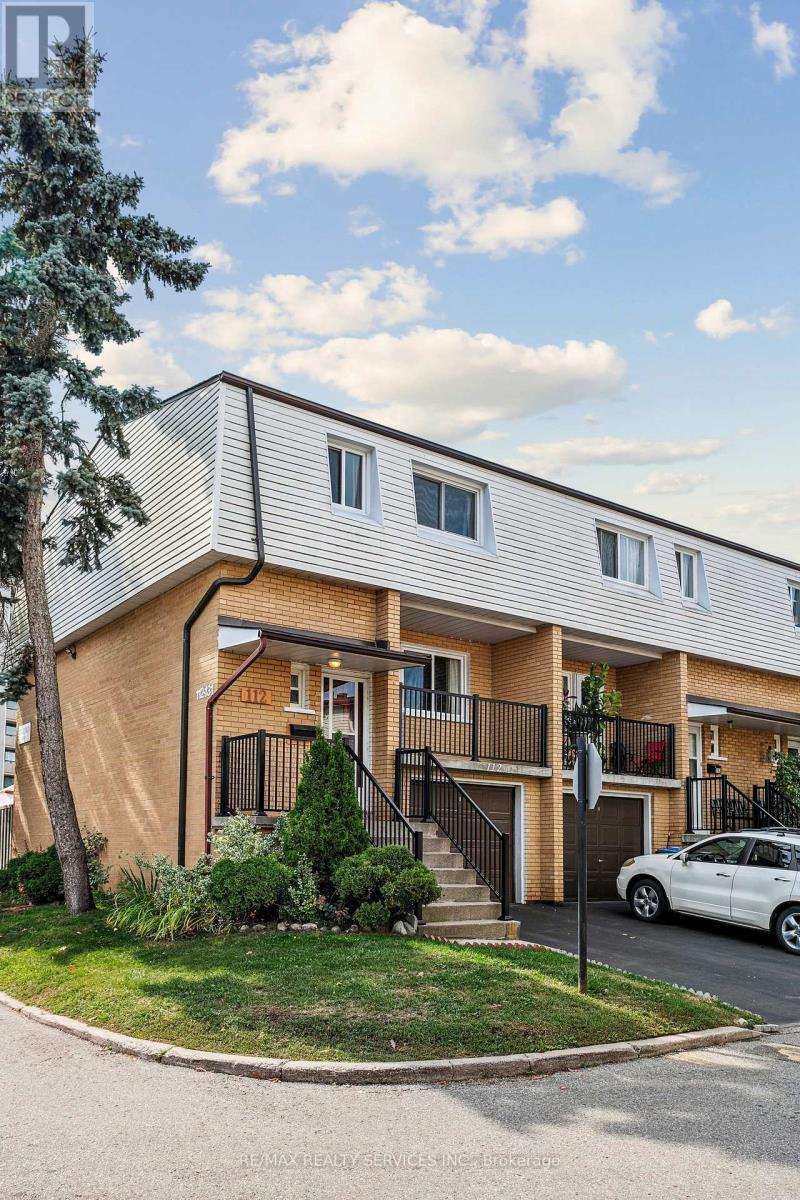 112 3175 Kirwin Ave, Mississauga, ON L5A 3M4