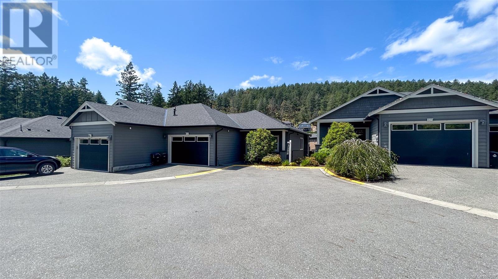 8 Massey Pl, View Royal, BC V9B 0S9