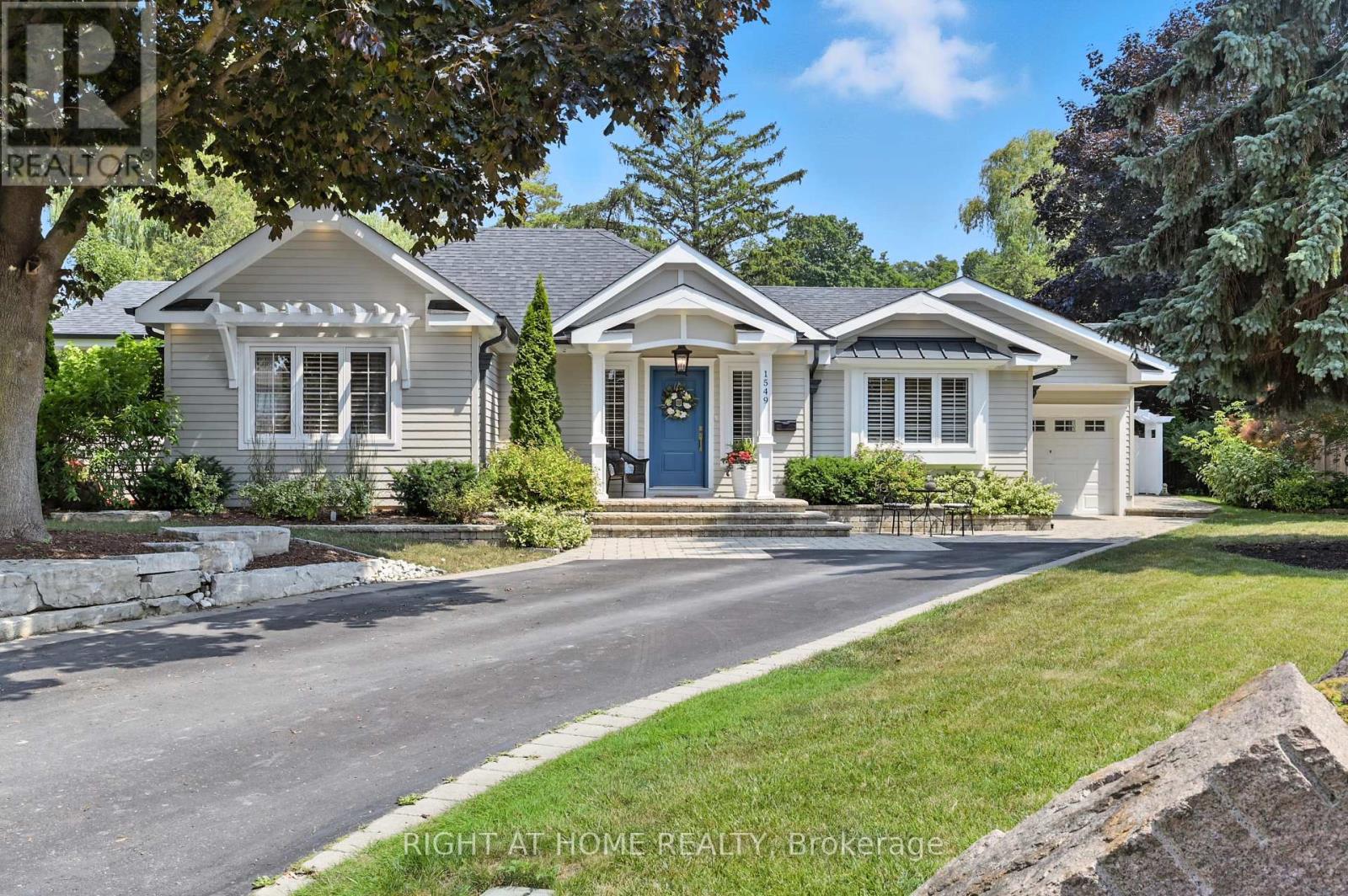 1549 Willowside Ct, Pickering, ON L1W 3P5