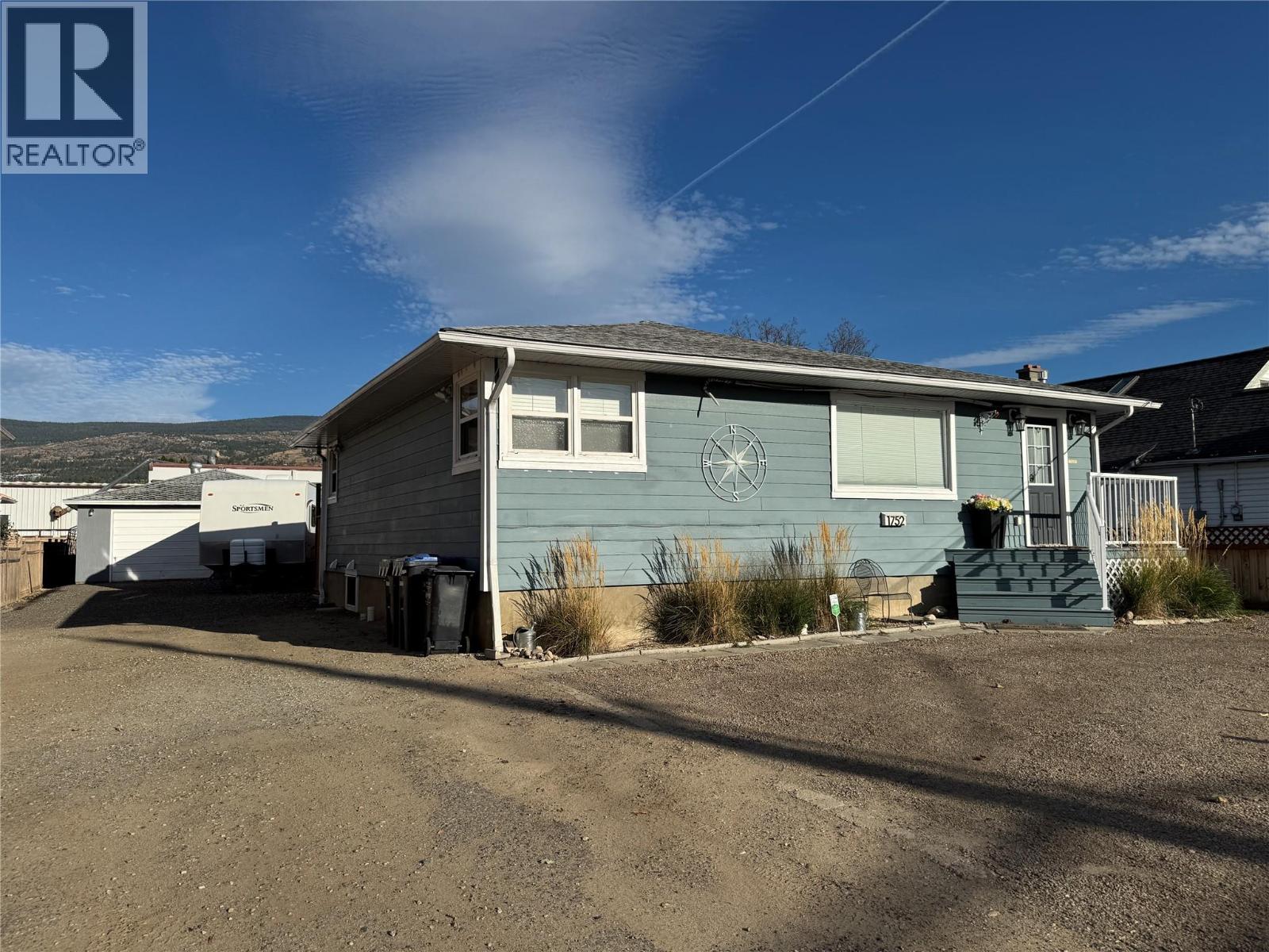 1752 Fairford Dr, Penticton, BC V2A 6C8