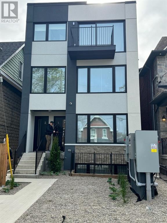 12 Batavia Ave, Toronto, ON M6N 4A2