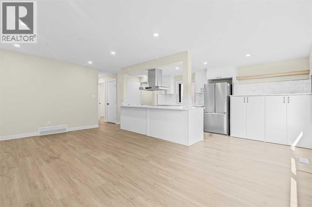 3121 Doverville Cres SE, Calgary, AB T2B 2V1