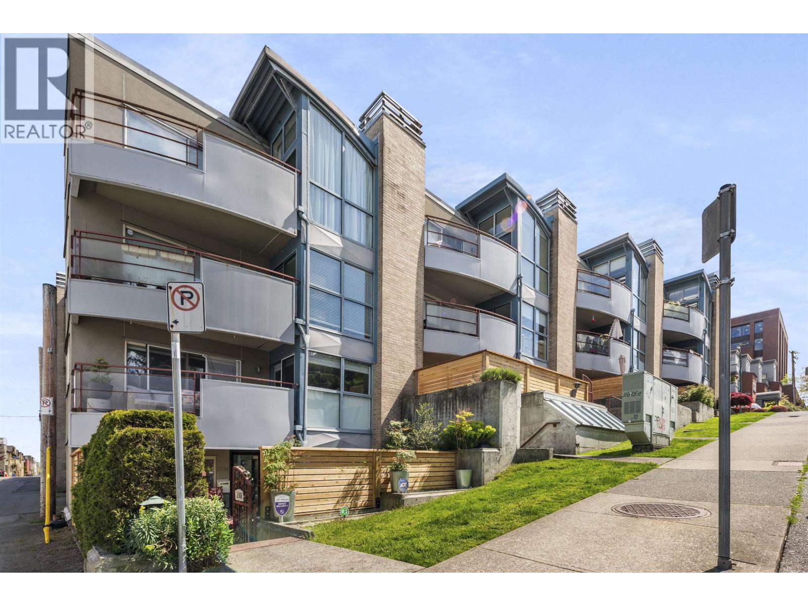 2388 Alder St, Vancouver, BC V6H 4J3