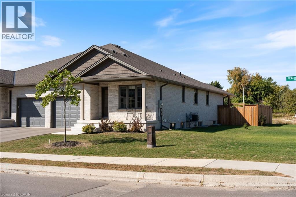 1 Peachleaf Ln, Waterford, ON N0E 1Y0