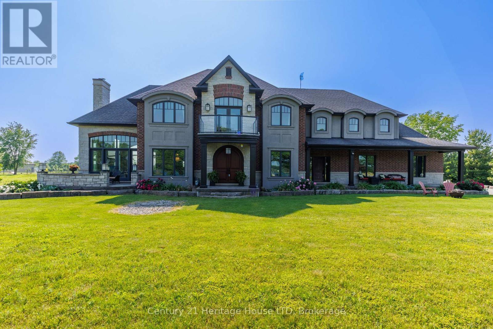 12679 Niagara Pkwy, Niagara Falls, ON L2E 6S6