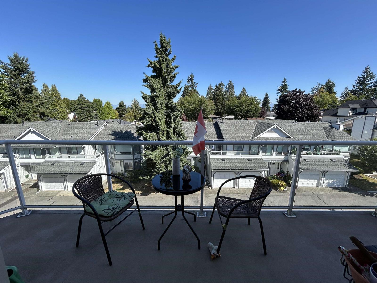 9295 122 Street Unit 305, Surrey, BC V3V 4L4