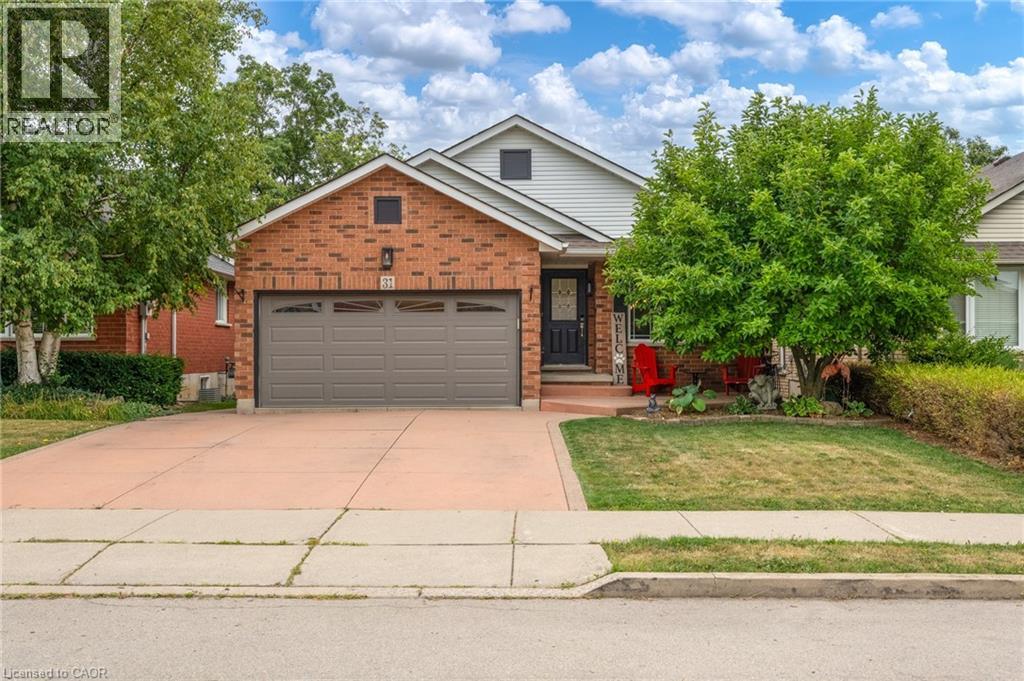 31 Bolzano Ct, Hamilton, ON L8W 3W7