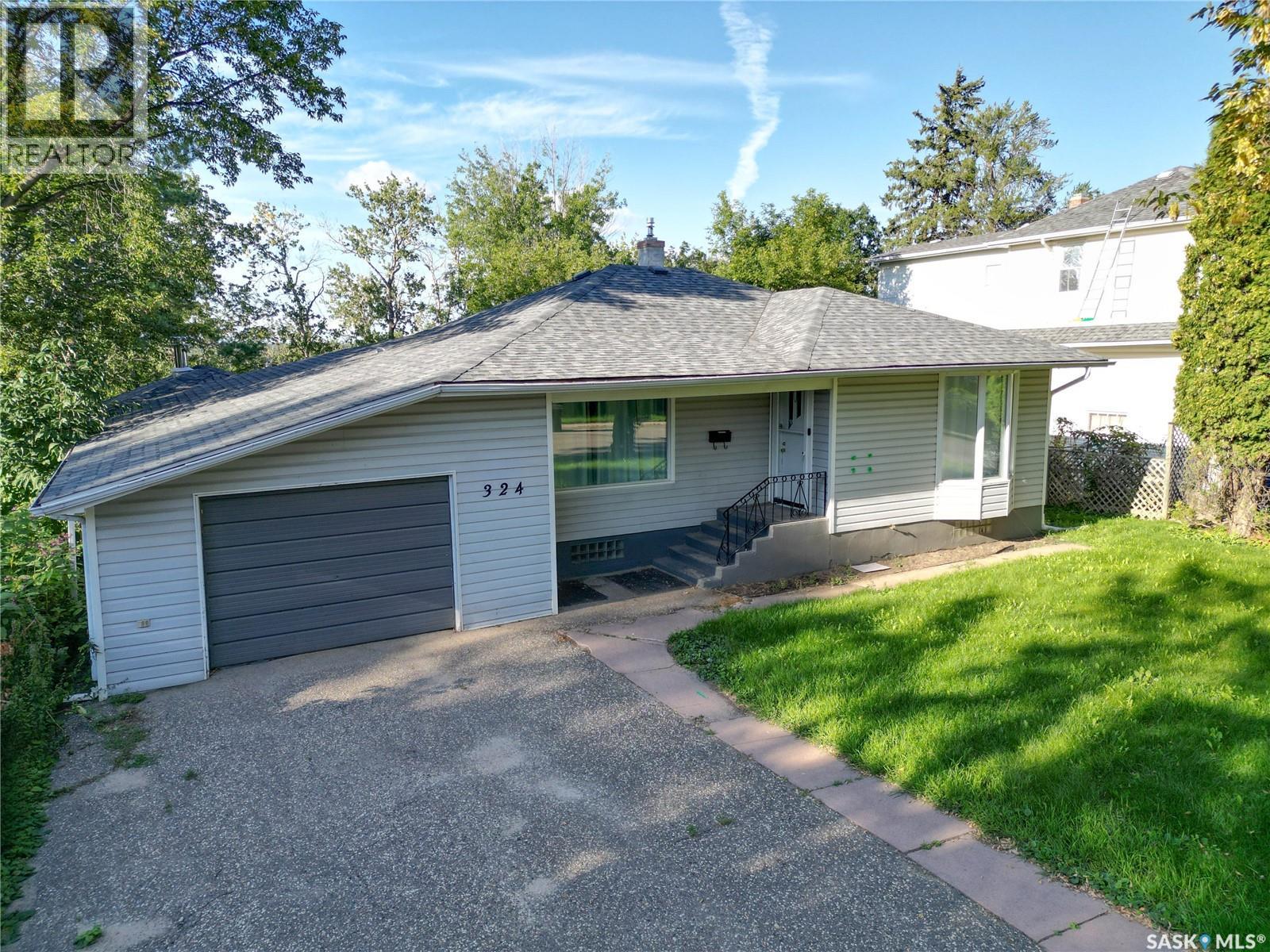 324 19 Street West, Prince Albert, SK S6V 4C7