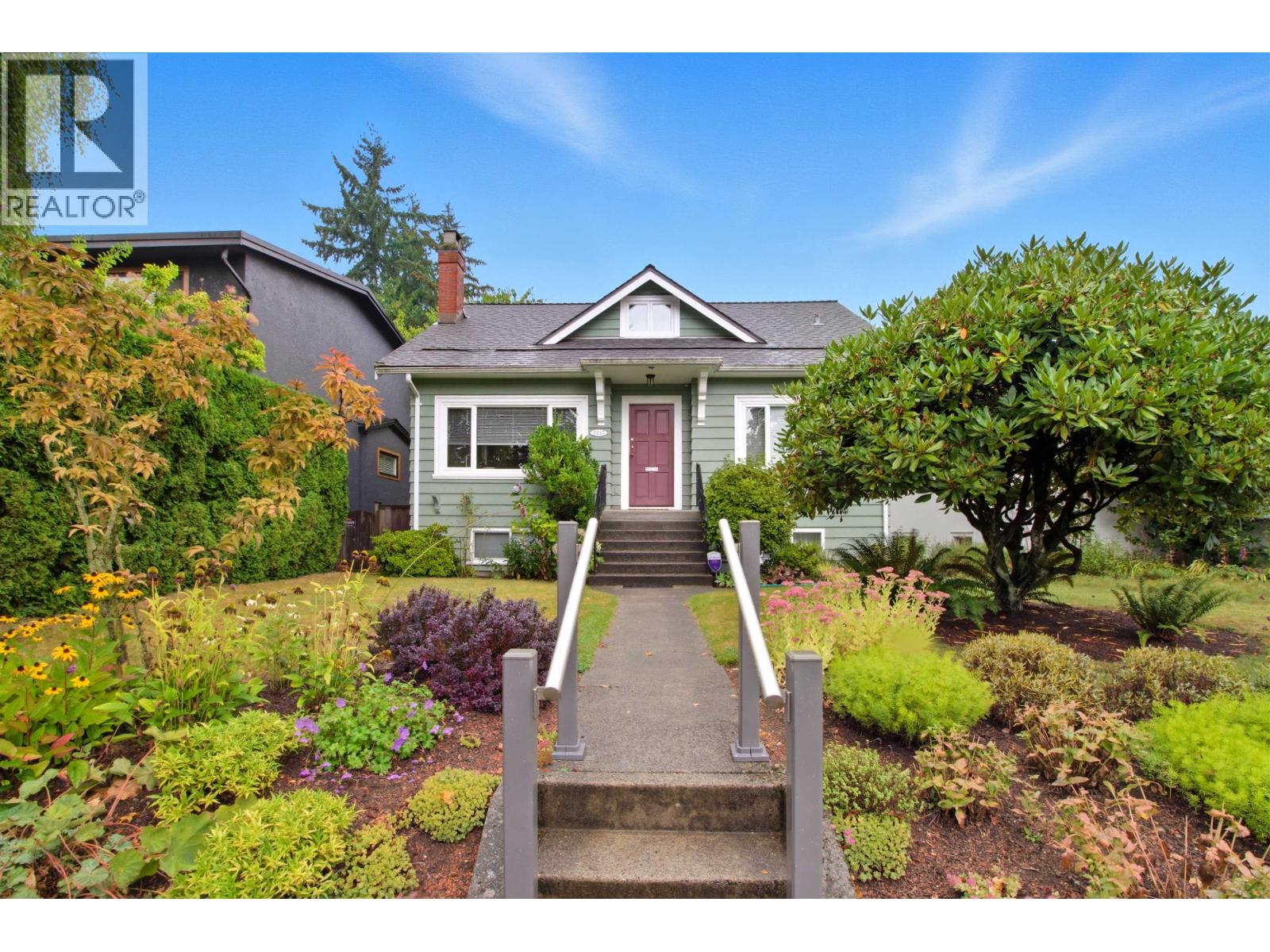 3247 W 30th Ave, Vancouver, BC V6L 1Z5