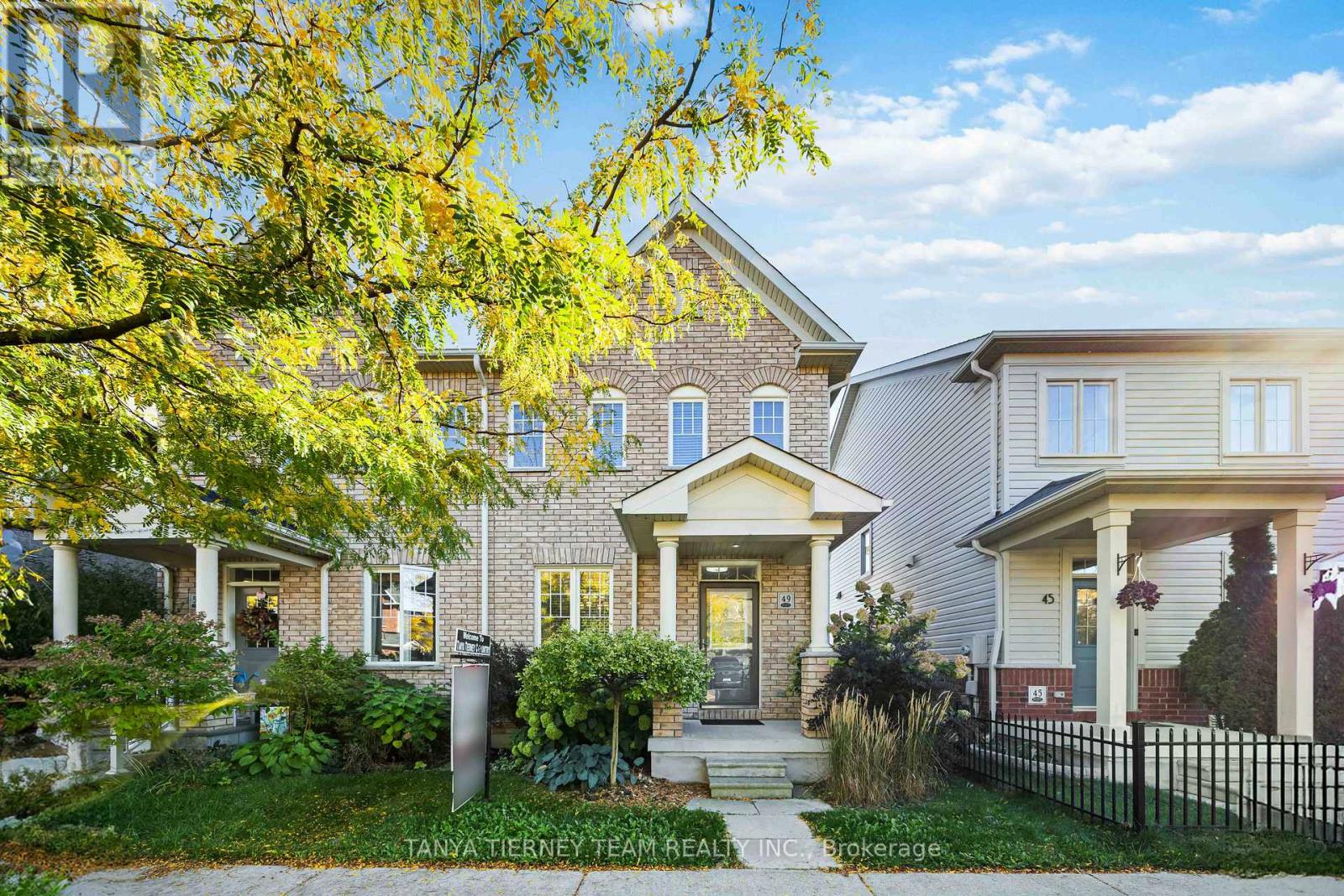 49 Ted Miller Cres, Clarington Bowmanville, ON L2N 1E7