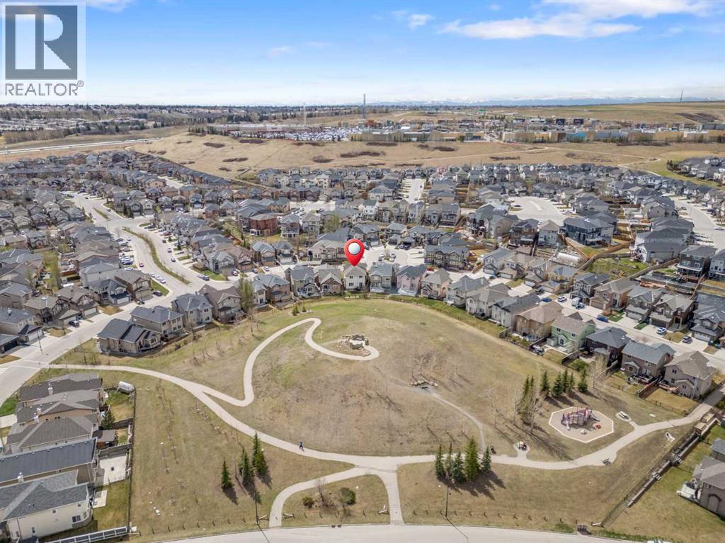 44 Sherwood Cir NW, Calgary, AB T3R 1R3