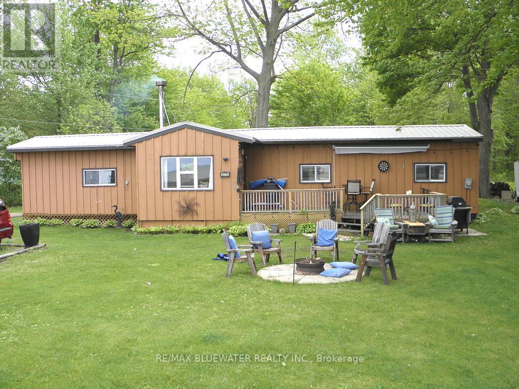 9774 Lake Rd, Lambton Shores Kettle Point, ON N0N 1J1