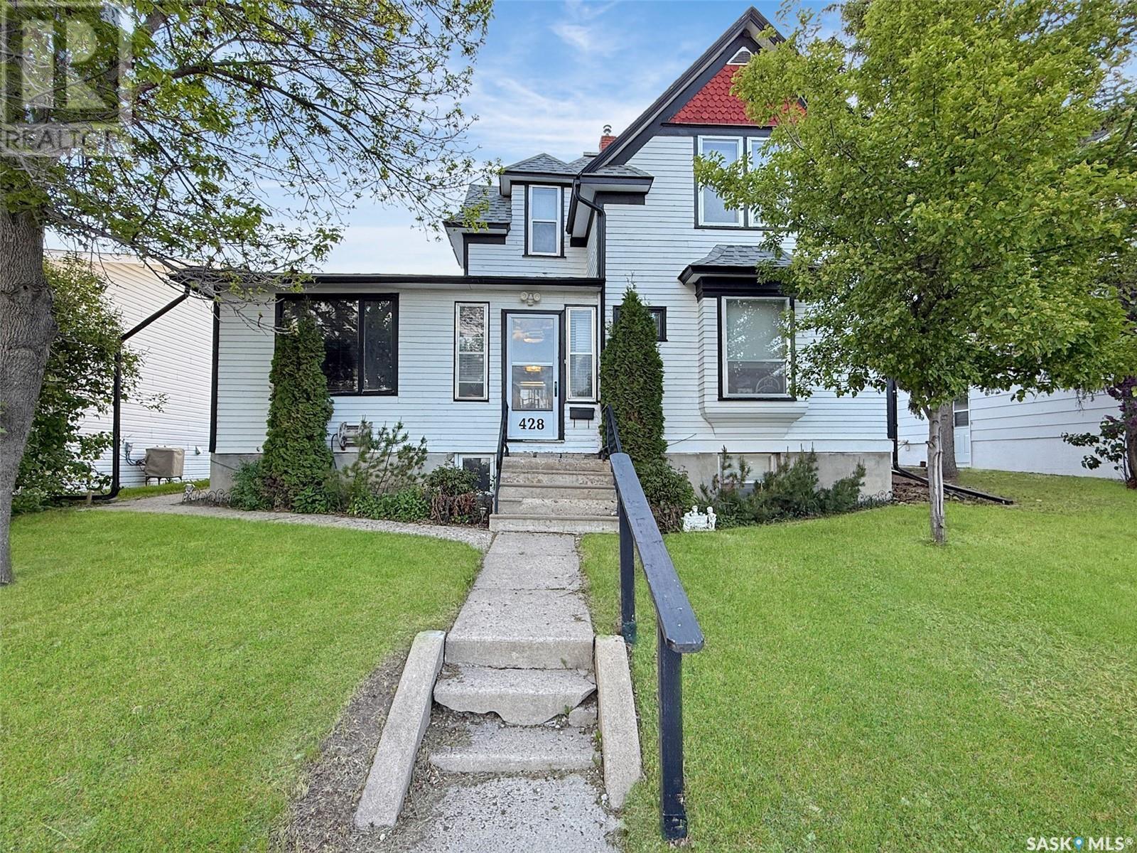 428 1 Avenue Northwest, Swift Current, SK S9H 0N4