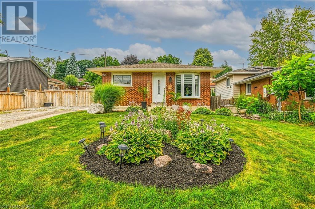 24 Ashton Dr, Simcoe, ON N3Y 2S4