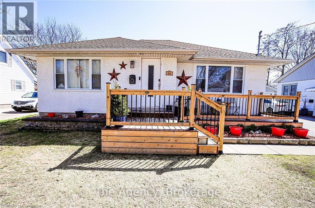 14 Heywood Ave, St. Catharines, ON L2M 2M8